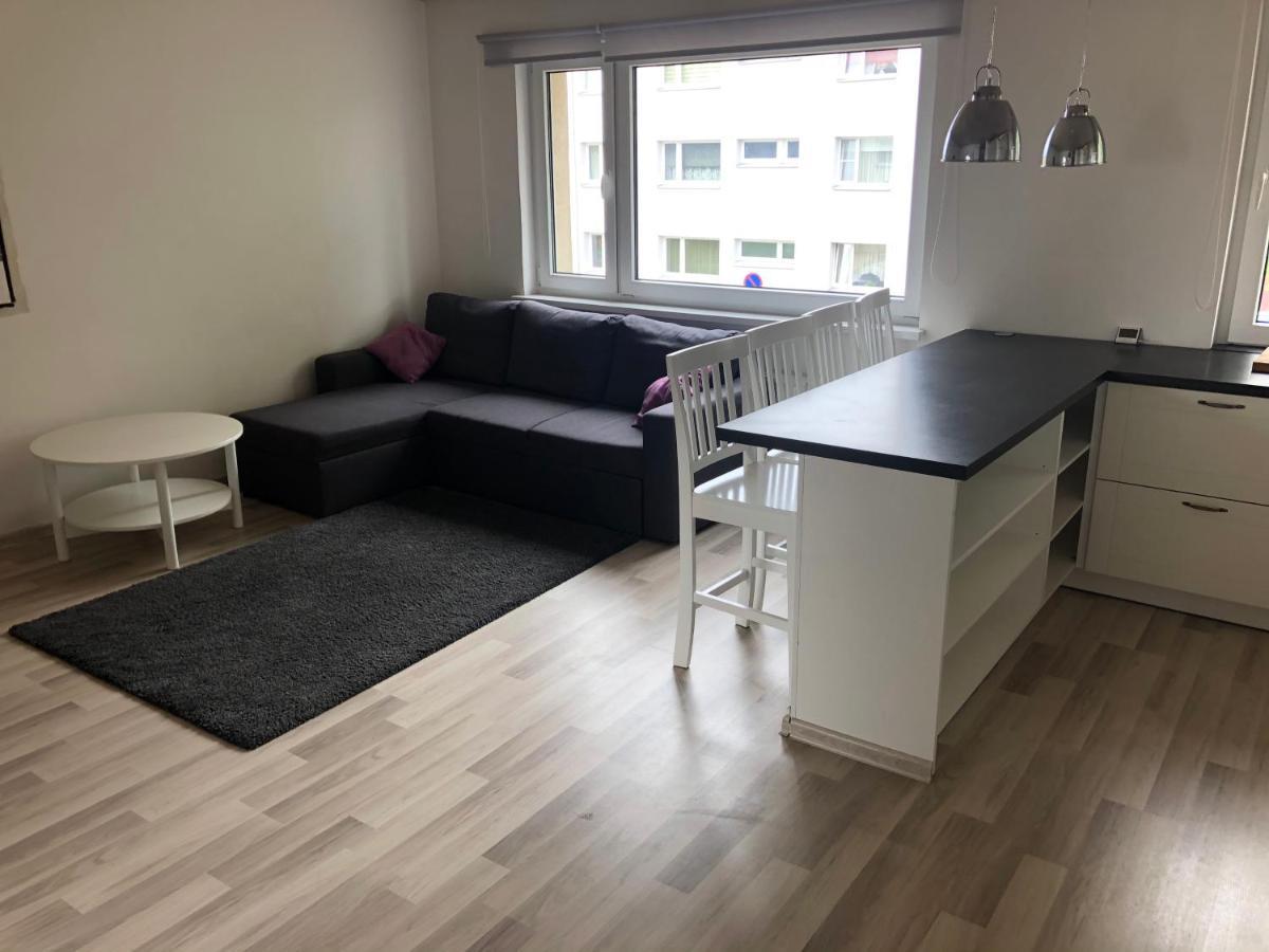 Modern Cozy 2 Bedroom Apartment Near City Center Pärnu Exterior foto